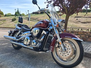 Honda VTX 1300 Custom Roja
