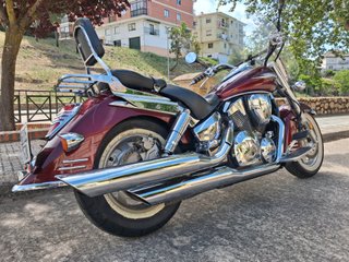 Honda VTX 1300 Custom Roja
