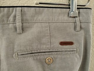 Pantalón corte tipo chino  Zara gris