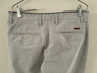 Pantalón corte tipo chino  Zara gris