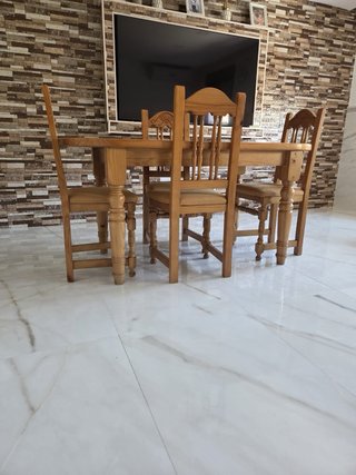 Mesa de comedor con 4sillas de madera