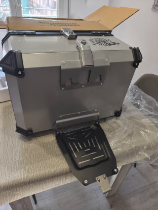 Baul Moto 65L Luminio Nuevo