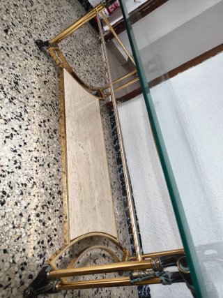 Mesa de salón cristal y metal dorado