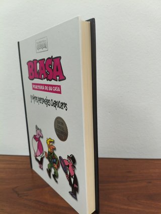BLASA PORTERA DE SU CASA Y OTROS PERSONAJES