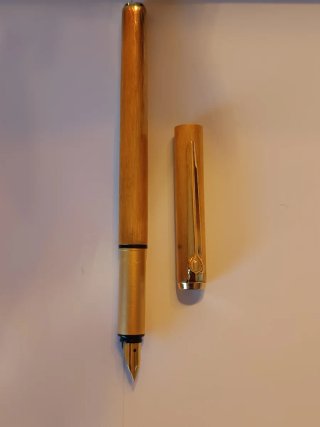 Penna stilografica Universal vintage CROM. ORO 850