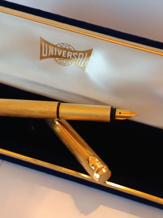 Penna stilografica Universal vintage CROM. ORO 850
