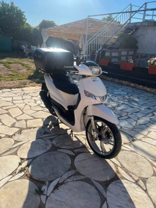 Peugeot tweet 125