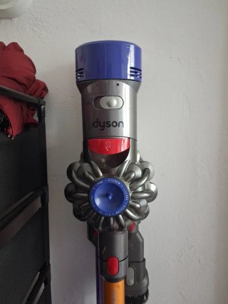 Dyson V8 Absolute con accessori