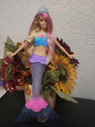Muñeca Sirena Barbie con Tiara