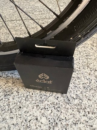 Bici BMX alta gama morada única Eclat, Oddysey...