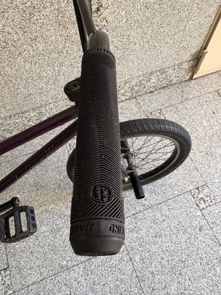 Bici BMX alta gama morada única Eclat, Oddysey...
