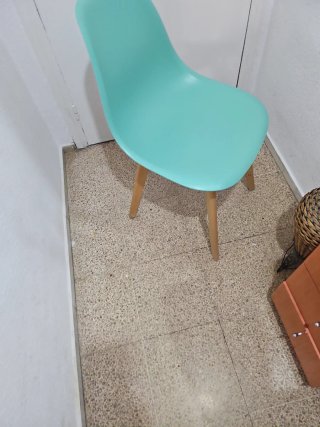 Silla moderna verde agua