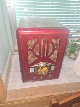 Radio CD Estilo Antiguo Marrón y Dorado