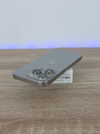 iPhone 15 Pro - Como nuevo
