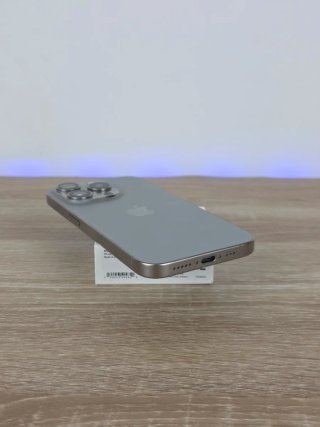 iPhone 15 Pro - Como nuevo