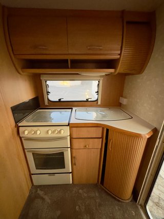 Caravana  -750K CON FICHA TECNICA