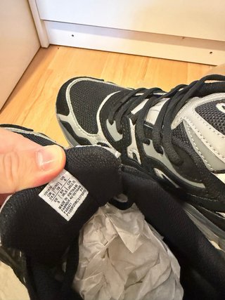 Zapatillas Asics Negras y Grises