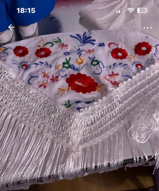 Muñeca Kika con traje tradicional