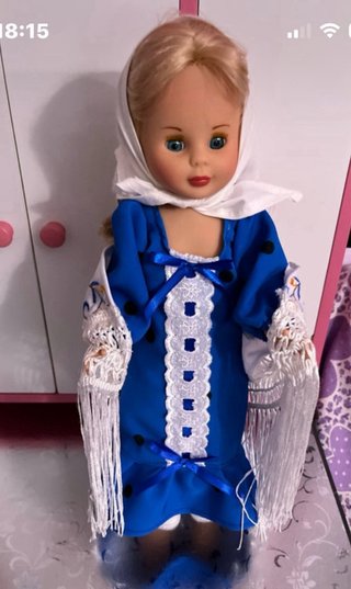Muñeca Kika con traje tradicional