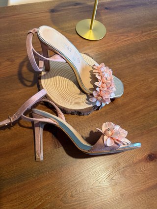 Tacones Marypaz dorados y rosas talla 37
