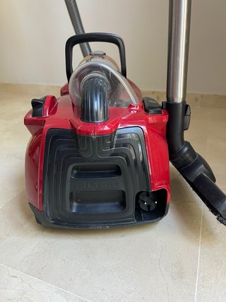 Aspiradora AEG LX7 sin bolsa + cepillo mascotas