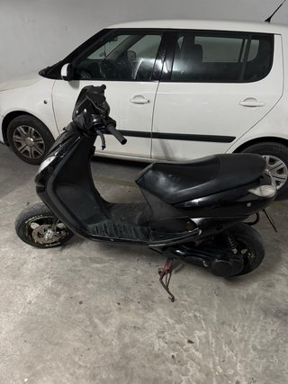 Moto 49cc Scooter negra