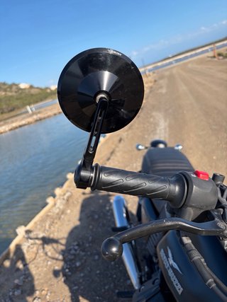 Moto Guzzi V7 II – Estilo Scrambler ¡Única!