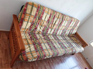 Sofá Cama Tela y Madera