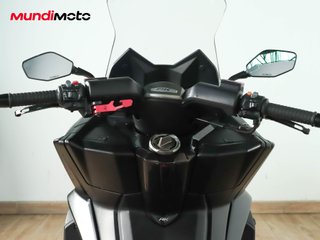 KYMCO AK 550