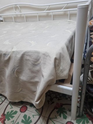 Cama tipo sofá metálica 90cm