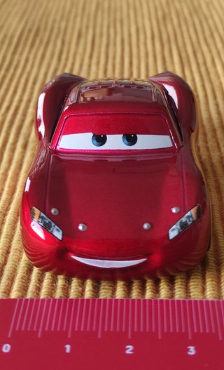 LIGHTNING MCQUEEN
