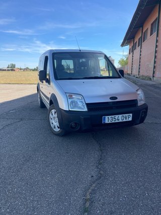 Ford E-Transit Courier 2005