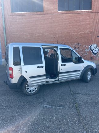 Ford E-Transit Courier 2005