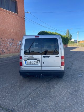 Ford E-Transit Courier 2005