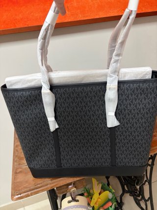 Borsa Michael Kors monogram nera e grigia