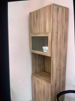 Mueble alto de madera