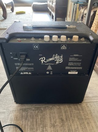 Amplificador Bajo Fender Rumble 25