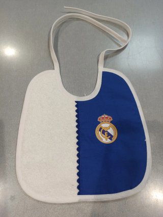 Babero Real Madrid bebé