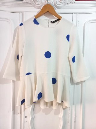 Blusa peplum lunares azul klein Zara Talla M