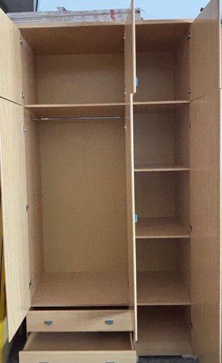 Armario 3 puertas madera con baldas