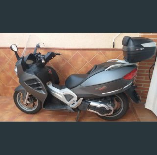 Malaguti Maxi Scooter 500cc