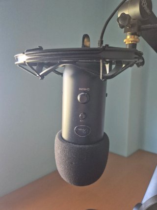 Micrófono Blue Yeti Negro + Brazo + Anti-vibración