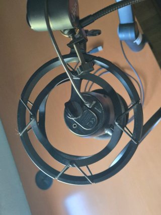 Micrófono Blue Yeti Negro + Brazo + Anti-vibración