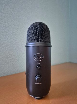 Micrófono Blue Yeti Negro + Brazo + Anti-vibración