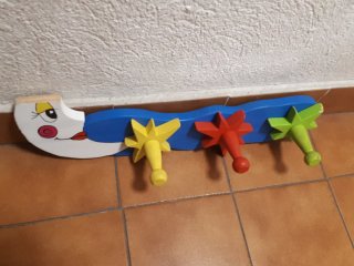 Perchero infantil luna y estrellas madera