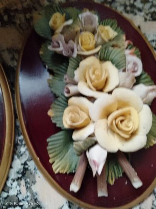 Dos cuadros relieve flores