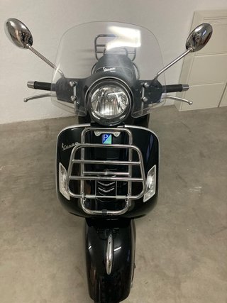 Vespa GT 125 SuperSport Negra