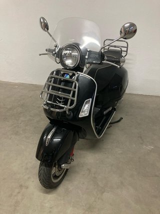 Vespa GT 125 SuperSport Negra