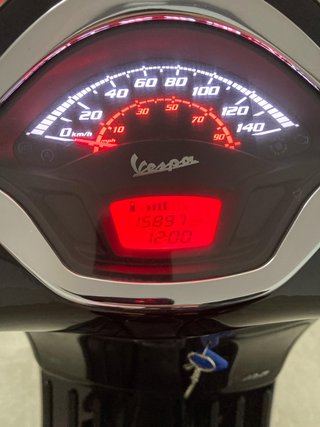 Vespa GT 125 SuperSport Negra