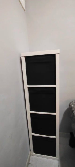 Estantería Kallax con cajas negras